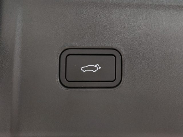 LYNK & CO 08 usata, con Specchietti laterali elettrici