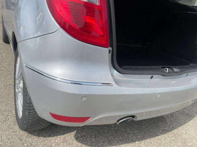 MERCEDES-BENZ A 180 usata, con Controllo automatico clima