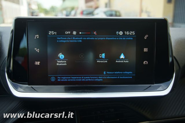 PEUGEOT 208 usata, con Sedile posteriore sdoppiato