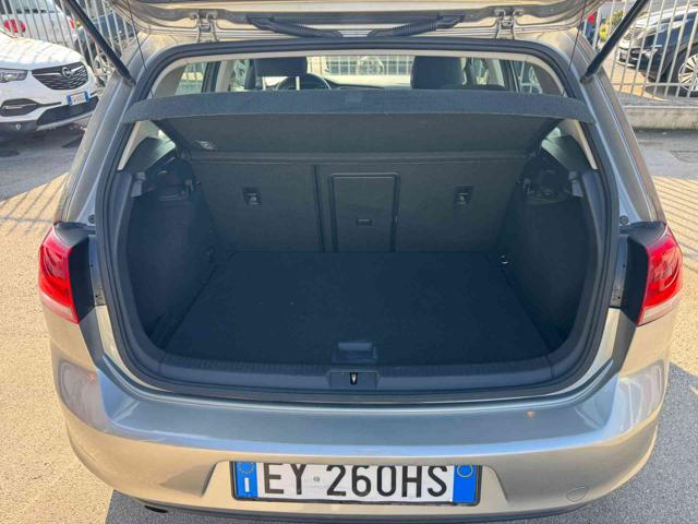 VOLKSWAGEN Golf usata, con Carica per smartphone a induzione