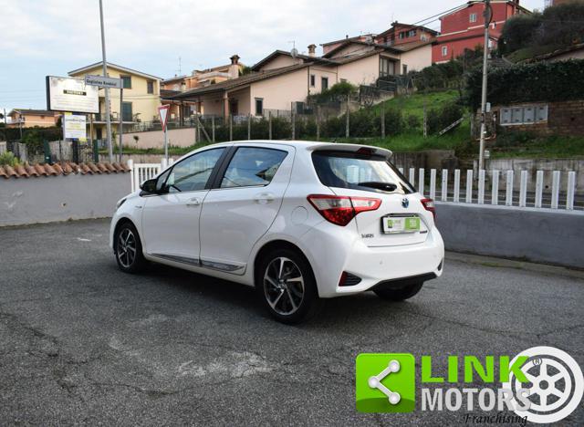 TOYOTA Yaris usata, con Autoradio