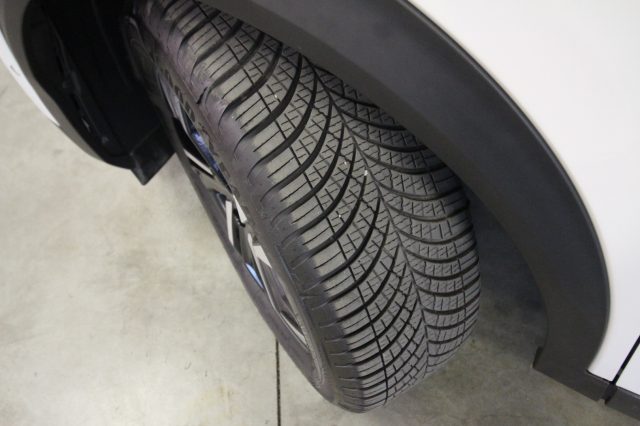 PEUGEOT 2008 usata, con Volante in pelle