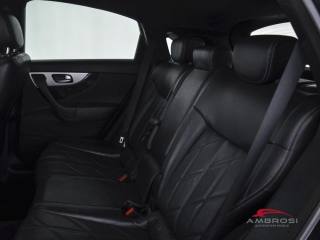 INFINITI QX70 usata 9