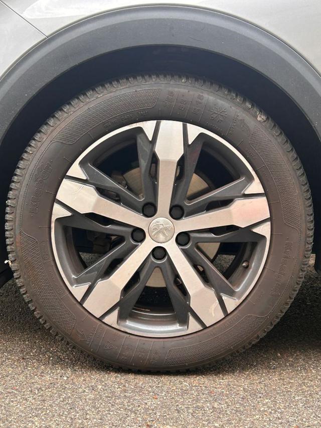 PEUGEOT 3008 usata, con Volante in pelle