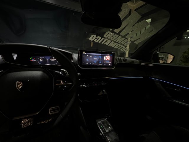 PEUGEOT 2008 usata, con Bluetooth