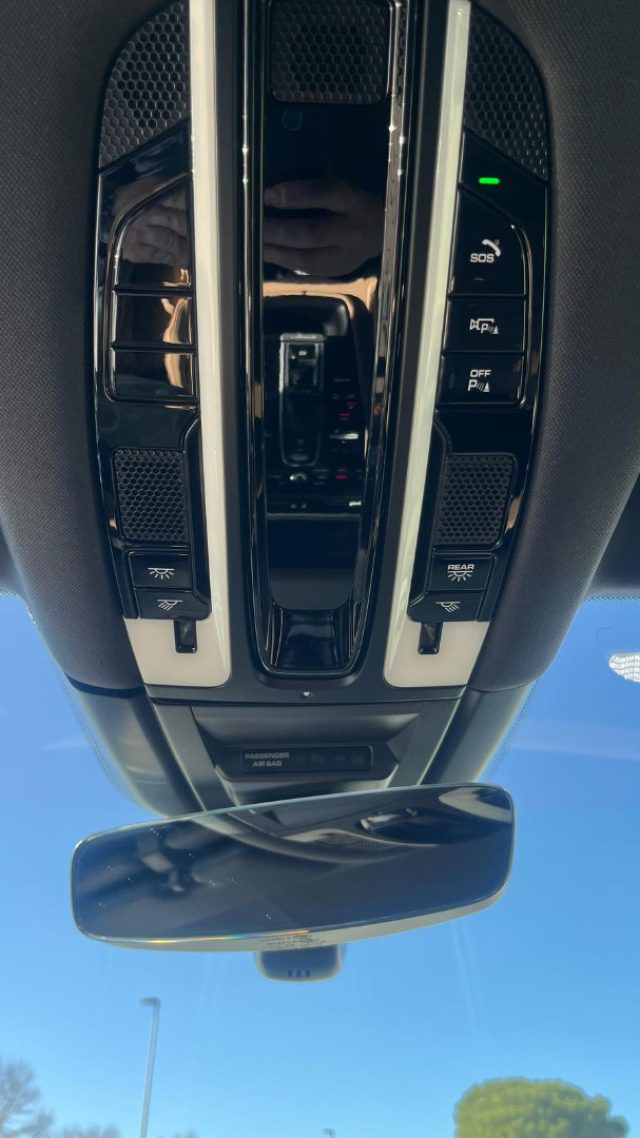 PORSCHE Cayenne usata, con Specchietti laterali elettrici