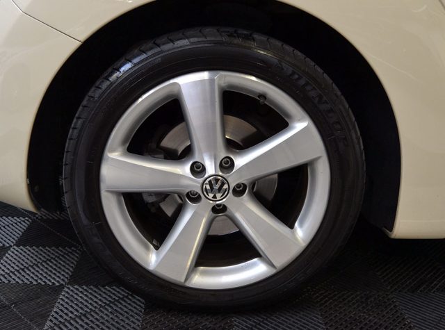 VOLKSWAGEN New Beetle usata, con Volante in pelle