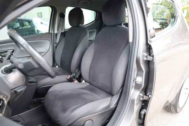 LANCIA Ypsilon usata, con Autoradio