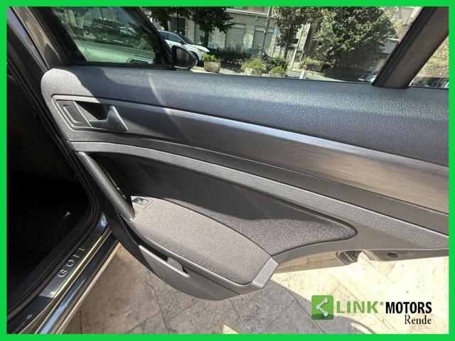 VOLKSWAGEN Golf Variant usata, con Sedile passeggero ribaltabile