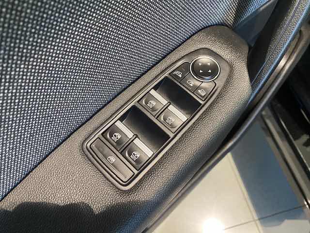 RENAULT Captur usata, con Controllo automatico clima