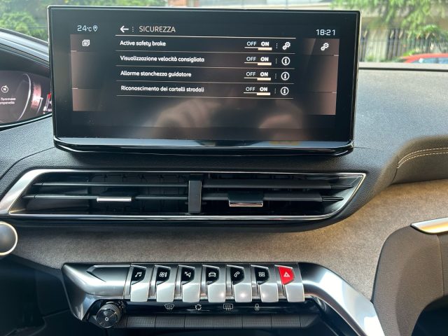 PEUGEOT 5008 usata, con Controllo automatico clima
