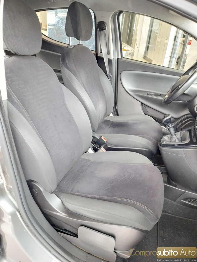 LANCIA Ypsilon usata, con Sedile posteriore sdoppiato