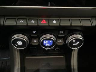 RENAULT Captur usata, con Hill holder