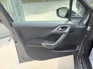 PEUGEOT 2008 usata, con Sensori di parcheggio posteriori