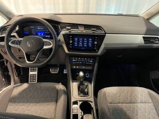 VOLKSWAGEN Touran usata, con Autoradio