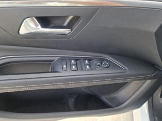 PEUGEOT 3008 usata, con Telecamera per parcheggio assistito