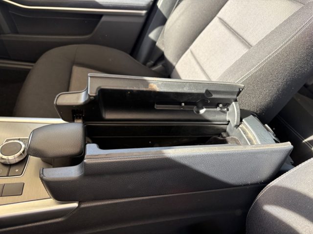 MERCEDES-BENZ E 200 usata, con Isofix