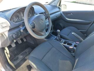 MERCEDES-BENZ A 180 usata 9