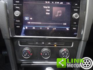 VOLKSWAGEN Golf usata, con Sensori di parcheggio anteriori