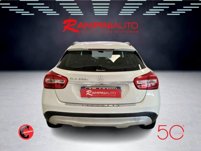MERCEDES-BENZ GLA 200 usata 8