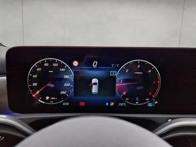 MERCEDES-BENZ A 180 usata, con Controllo automatico clima