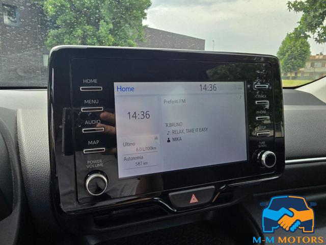 TOYOTA Yaris usata, con USB