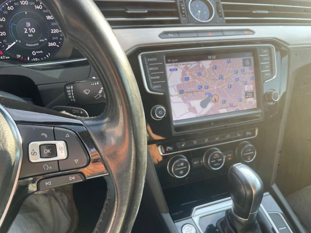 VOLKSWAGEN Passat Variant usata, con Controllo trazione