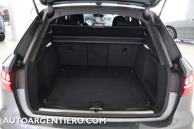 AUDI A4 usata, con Sensori di parcheggio anteriori