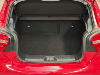 MERCEDES-BENZ A 180 usata, con USB