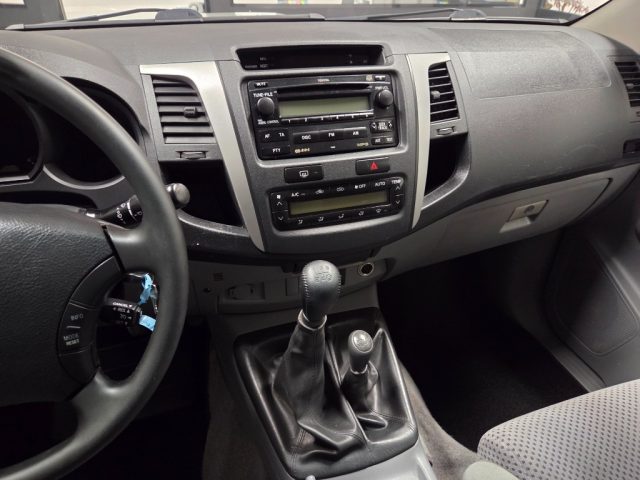 TOYOTA Hilux usata, con Park Distance Control