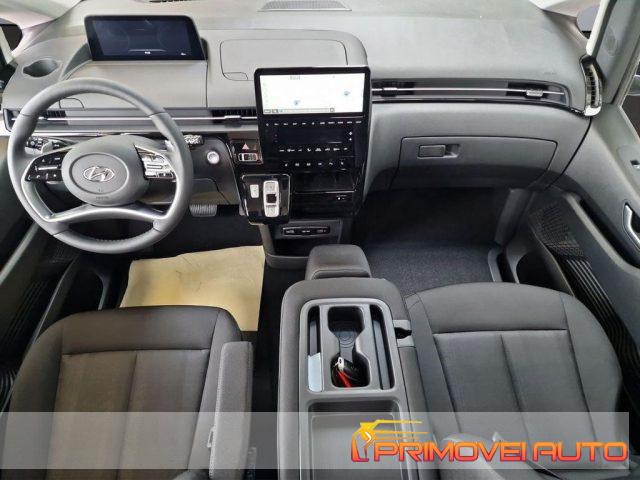 HYUNDAI Staria usata, con ABS