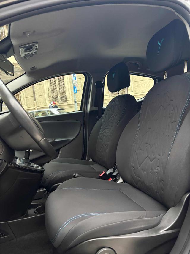LANCIA Ypsilon usata, con Autoradio