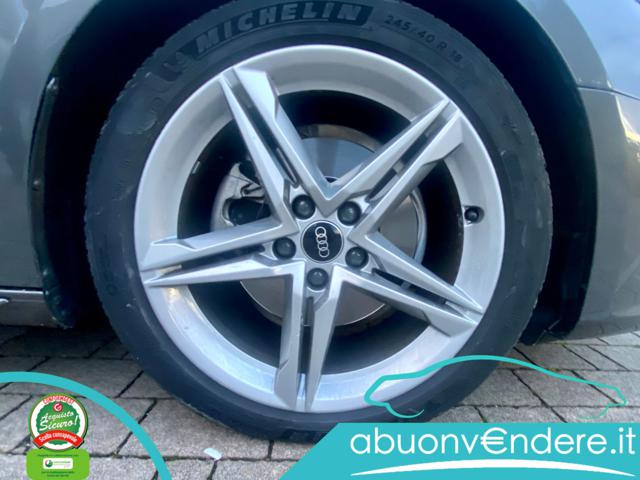 AUDI A4 usata, con Park Distance Control