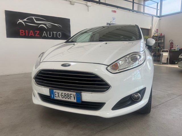 FORD Fiesta usata, con Autoradio