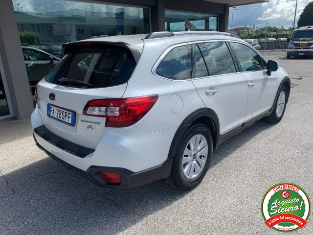 SUBARU OUTBACK usata, con Autoradio