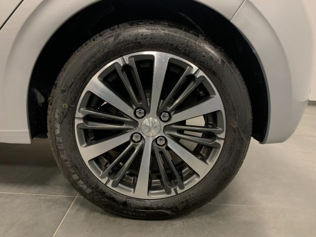 PEUGEOT 208 usata, con Volante multifunzione