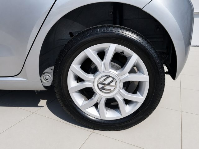 VOLKSWAGEN up! usata, con Cerchi in lega
