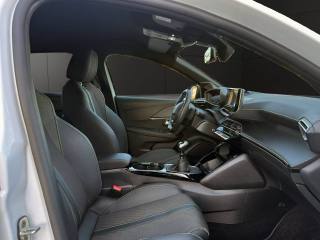 PEUGEOT 208 usata, con Sedile posteriore sdoppiato