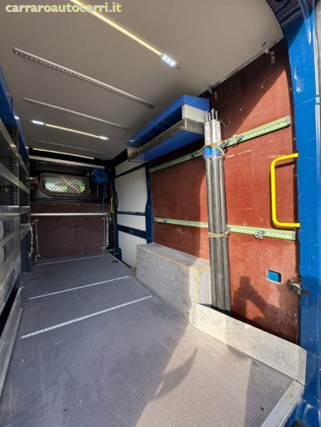 VOLKSWAGEN Crafter usata, con Luci diurne LED