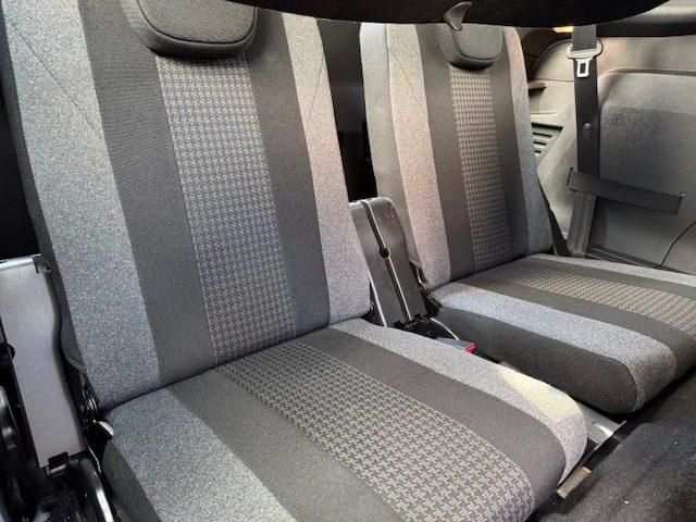 PEUGEOT 5008 usata, con Boardcomputer