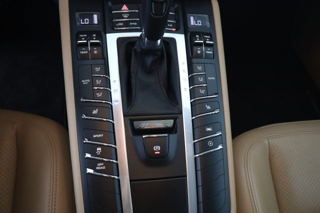 PORSCHE Macan usata 12