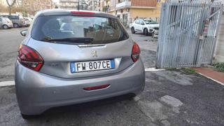 PEUGEOT 208 usata, con Autoradio
