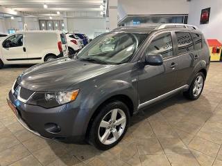 MITSUBISHI Outlander usata, con Bracciolo