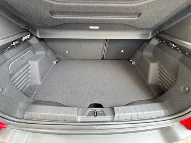 JEEP Avenger usata, con USB