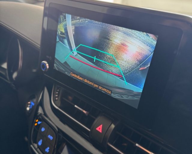 TOYOTA C-HR usata, con Autoradio digitale