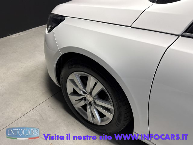 PEUGEOT 308 usata, con Touch screen