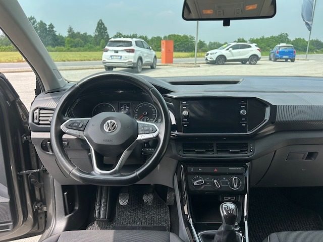 VOLKSWAGEN T-Cross usata, con Autoradio