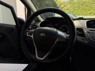 FORD Fiesta usata, con MP3