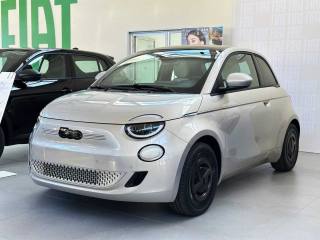 FIAT 500e Berlina 42 kWh Giorgio Armani