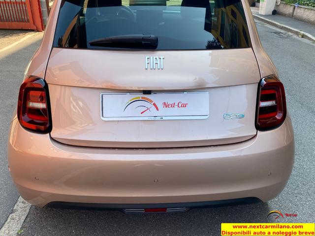 FIAT 500e usata, con Sensori di parcheggio anteriori